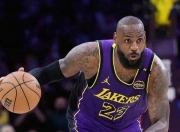 开云体育登录-奥拉迪波成为全球轰动焦点，NBA主场大放异彩的简单介绍