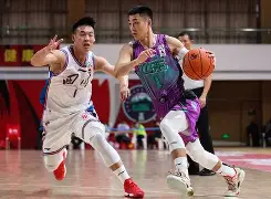 高诗岩19分山东胜浙江胡金秋22分广厦胜宁波(高诗岩 胡金秋)