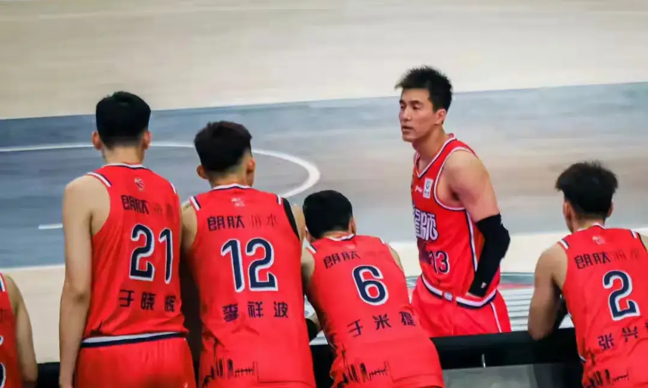 包含北京男篮战胜广州队，表现抢眼场场取胜的词条
