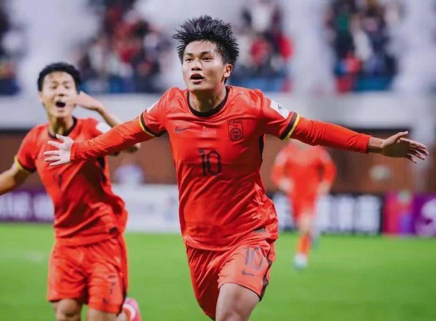 关于3-1！中国女足太强，冲击东亚冠军，宋凯督战，直播引热议的信息