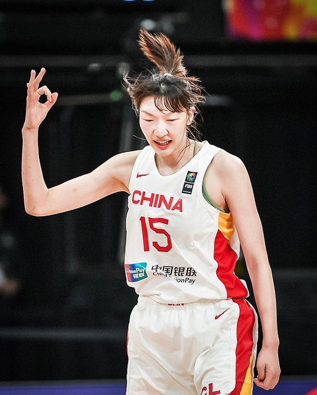 包含FIBA发布中国女篮写真张子宇韩旭搞怪的词条