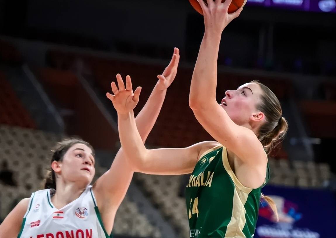 女篮亚洲杯决赛：澳大利亚半场54-43领先日本，田中心19分的简单介绍