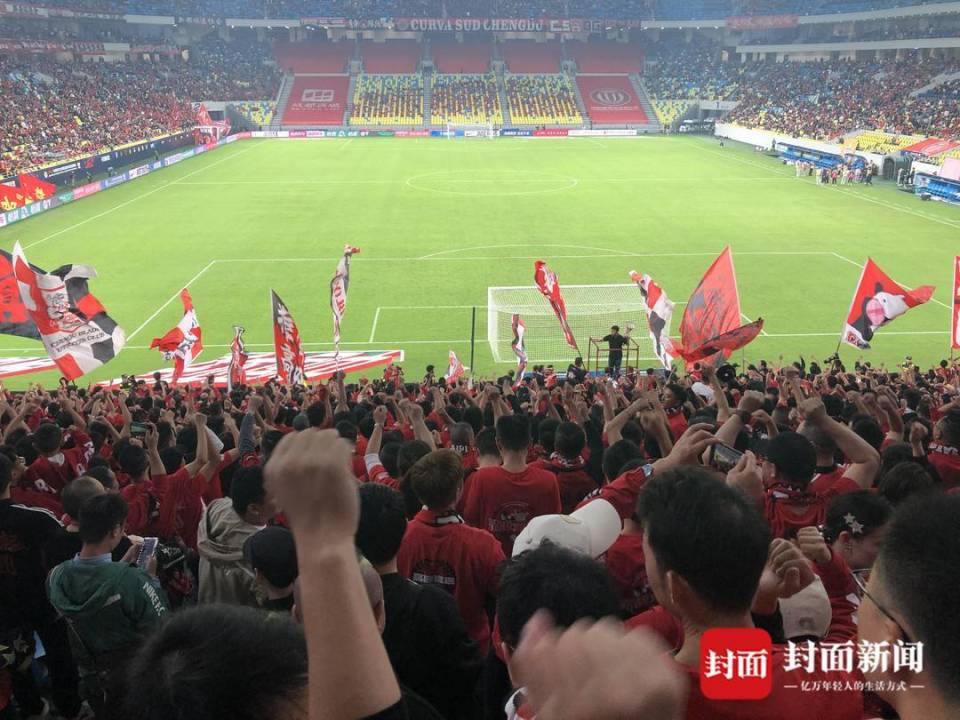 赢了！5比0，成都蓉城大胜深圳队