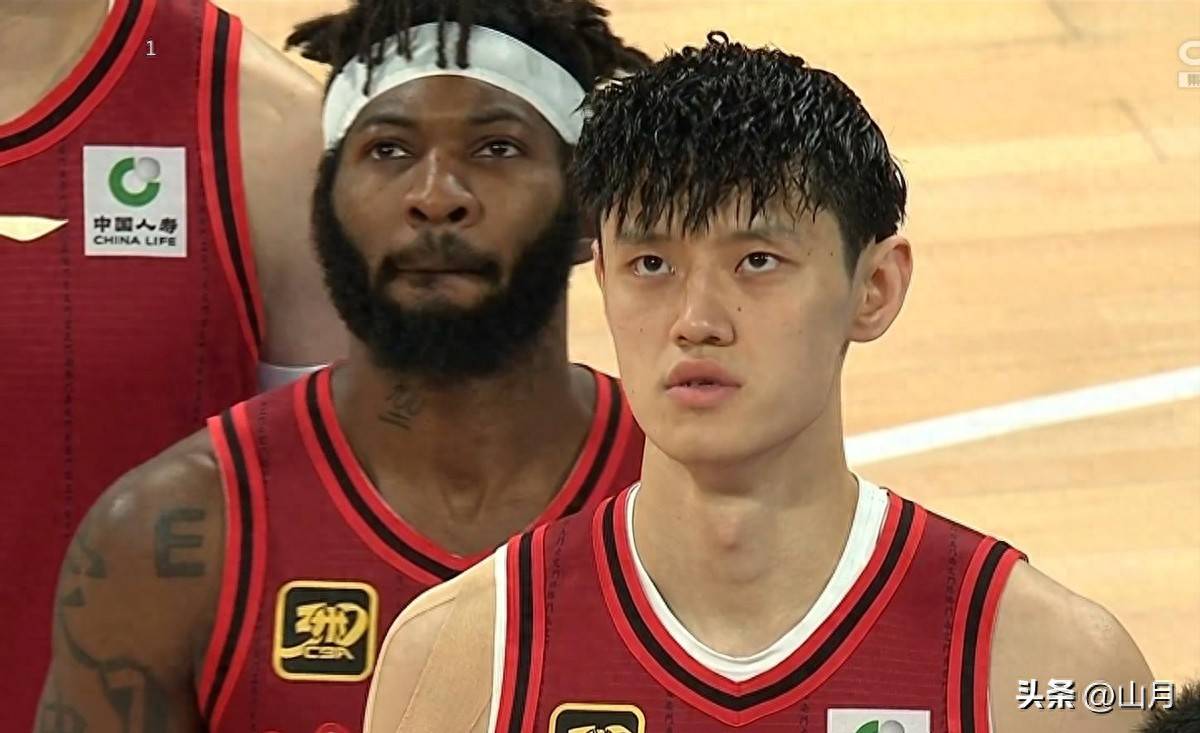 亚预赛-中国男篮101-53大胜关岛曾凡博14+8的简单介绍