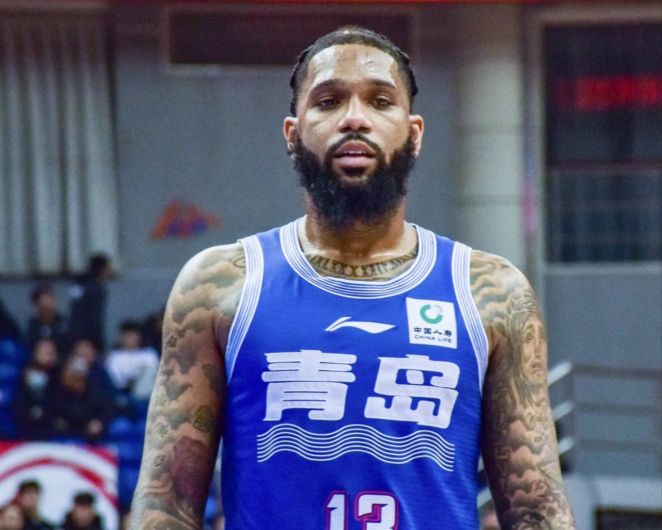 青岛黄海主场大败对手，近期表现不佳